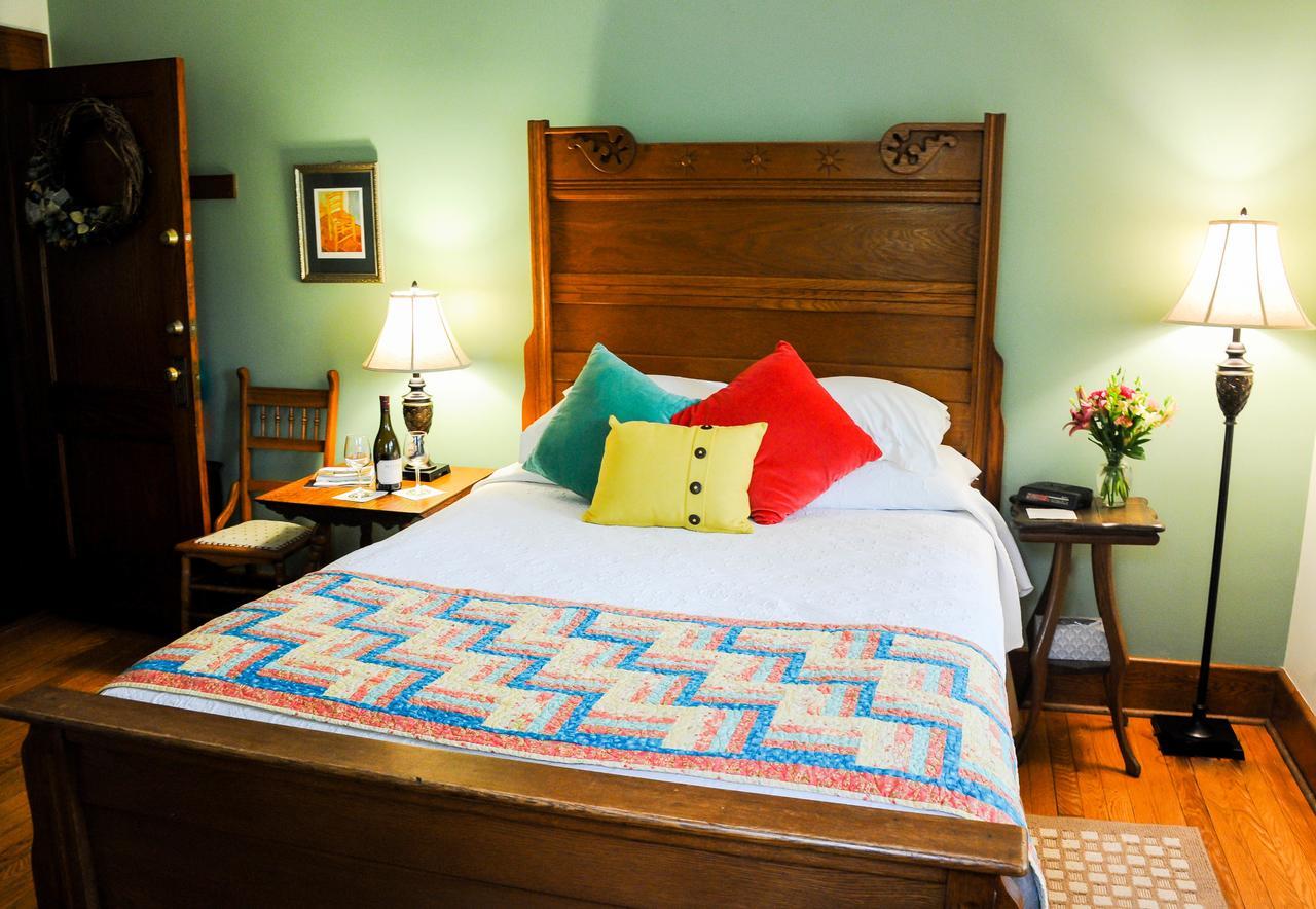 The White Oak Inn Zuck 외부 사진